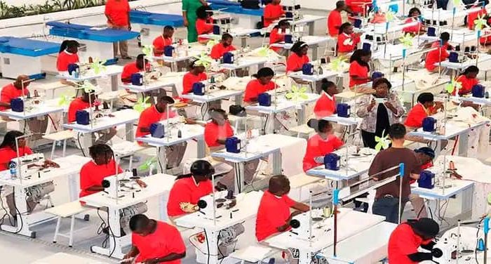 L'Angola inaugure une méga usine de textile à 2 millions $ avec la capacité de production de près de 1000 vêtements par mois